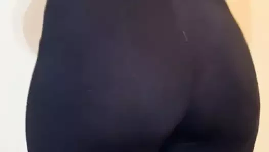 Ateşli orta yaşlı seksi kadın leggins