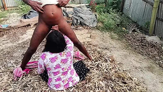 Hintli ev hanımı ki gand chudai ki açık havada