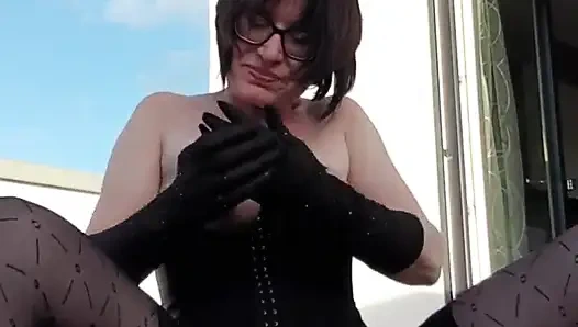 Terasta çoraplı Julie