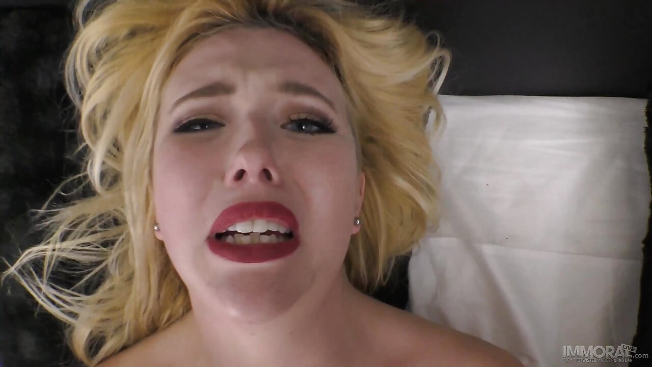 Samantha Rone çılgın gibi fışkırtıyor noel için iki alıyor ve Noel Baba'ya fışkırtarak boşaltıyor!
