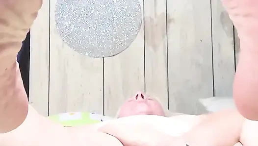 Edepsiz edepsiz fahişenin her zaman daha fazlasına ihtiyacı var