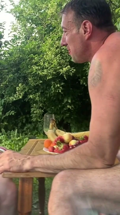 Büyük Memeli MILF'tan Ayak Fetişi ve Ayaklara Tapınma | Bölüm 1