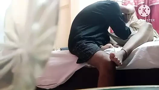 Hintli desi kız arkadaşım erkek arkadaşının doğum gününü evimde kutluyor