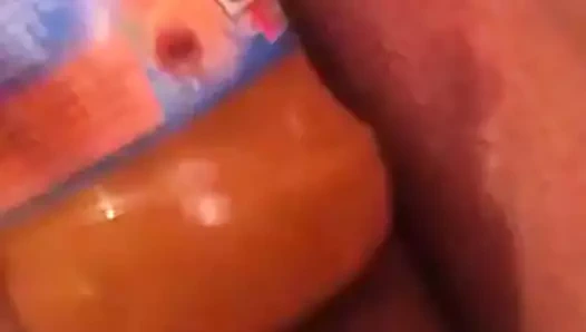 Bouteille dans la chatte
