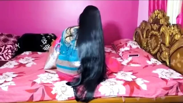 Today I am wearing a red saree. I want to fuck my pussy