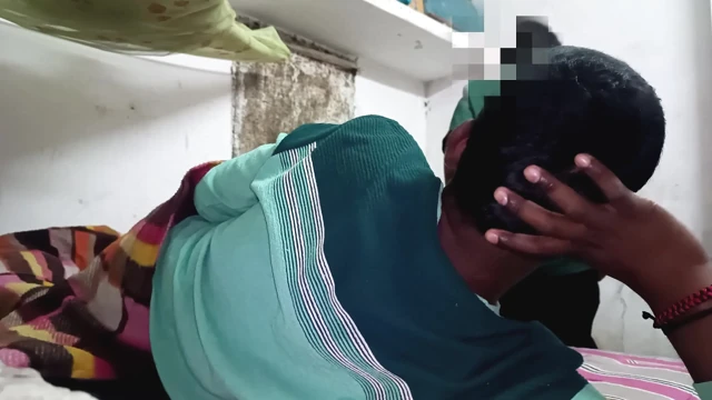 Yerli Bakire Kız Zor La Seks Yapmaya Zor Landı Ve Bolca Penis Emdi
