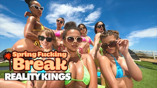 Reality kings - büyük bir evde en iyi yaptıkları şeyi yapan en ateşli porno yıldızları, yarın yokmuş gibi sikişiyor