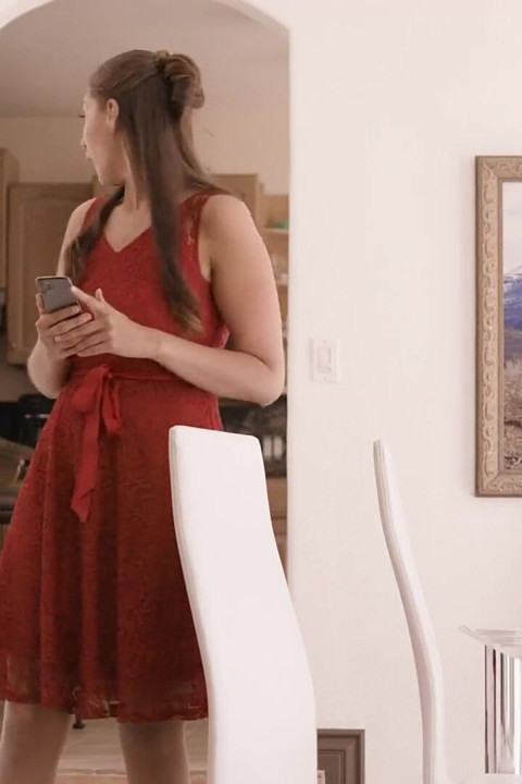 Girlsway - Whitney Wright gelin April O'neil ile şenlik yapmayı planlıyor ama bella rolland onun yerini alıyor
