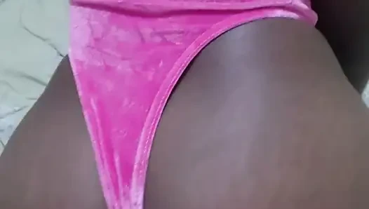 Üvey üvey kız kardeş amcık videosuyla oynuyor