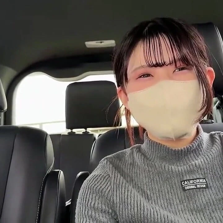 Dört patlayıcı bitiş. Oral seksten boşalmaya kadar her sürprizi sakin karşılayan I-cup güzeli.