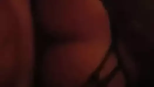xoreyw stin poytsa tou