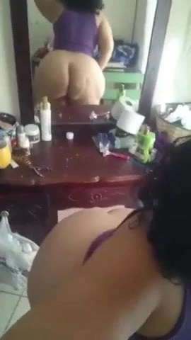 Sara mostrado su coyote en el espejo