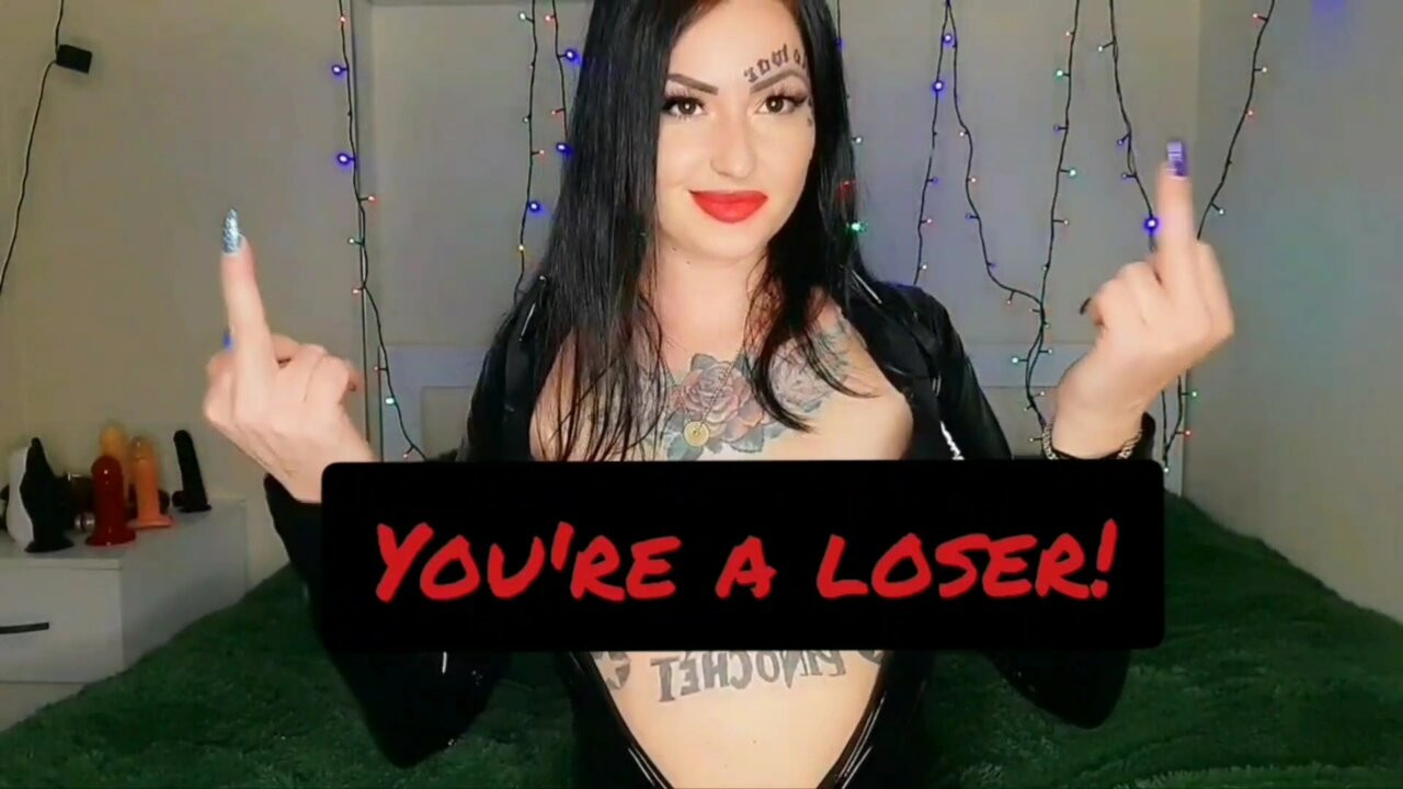 Buldum. dominatrix nika'nın çıplak azgın vücudunu görmeyi hayal ediyor musun? buna değer misin, ezik?