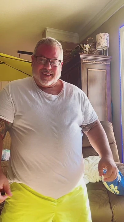 FAT GAY GRANDPA DANCING BEAR BIG BELLY SO CUTE