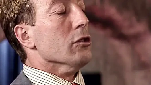 Çoraplı baştan çıkarıcı Alman bebekler restoranda anal üçlü seks yapıyor