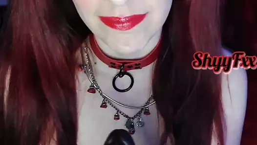 Shyyfxx küçük satıcı kız birinin evine giriyor - çok tehlikeli... joi halloween