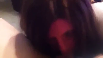 Sissysluttrap (me) onu deepthroat olarak bir damızlık inilti yapma