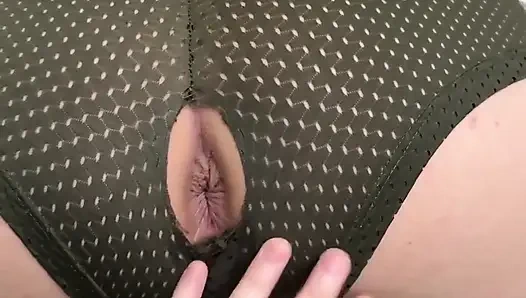 Kadının Adamın Yırtık Külotuna Yumruk Atması