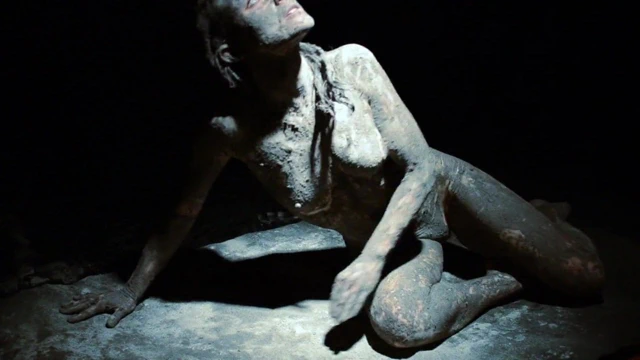 Zamanın kırık tarafı (2013)