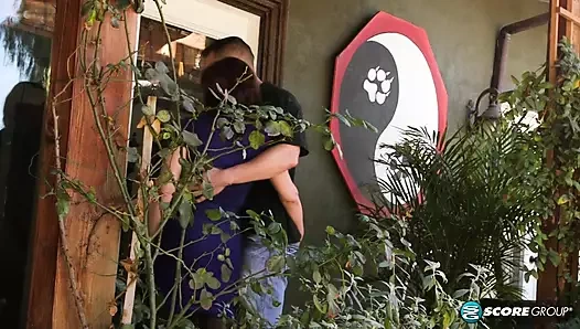 Whinny'nin eve getirdiğine bak!