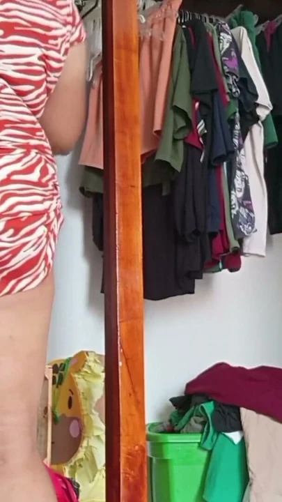 Mom in the room shows underwear | Clip 1