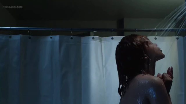 Rihanna çıplak, bates motel, seksi duş sahnesi