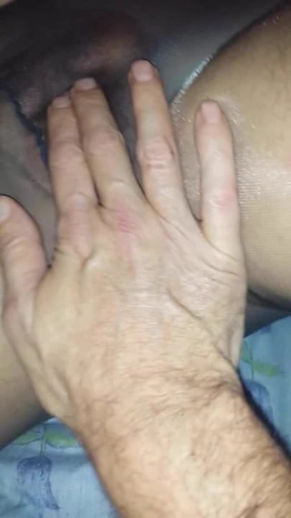 sa chatte toute mouiller.mp4