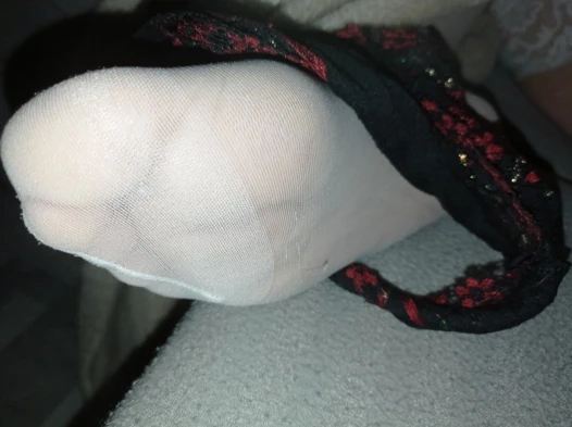Çorap footjob ve boşalmak üzerinde kedi