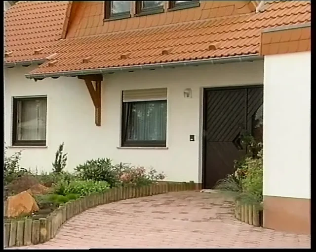 Alman Kapılarının Arkasında Özenle Siktir Edilir - Tam Film