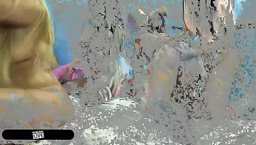 Guilliana Alexis'in sıkı deliği Paskalya tavşanı grup sikişinde esnetiliyor!