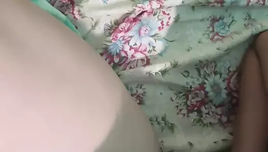 Pinay öğrenci klima satın almak için daha fazla kazanmak istiyor