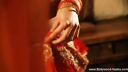 Kendi şehvetli yolculuğunu yapıyor