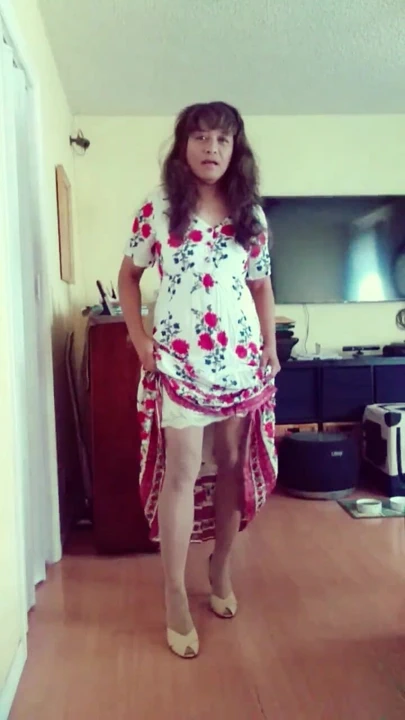 Klas ve zarif - beyaz çiçek baskılı maxi elbise