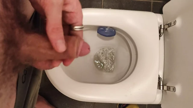 Yumuşak yarak işeyen tuvalet