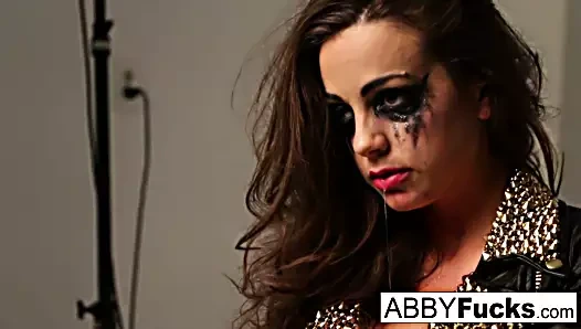 abigail mac ile bir fotoğraf çekiminin müzik teaser'ı