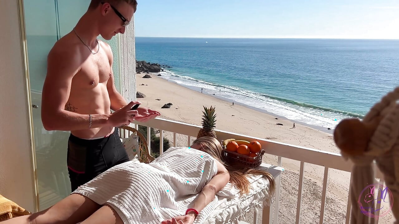 Sex Masseur on Call Did His Job Well on Public - Spirite Moon