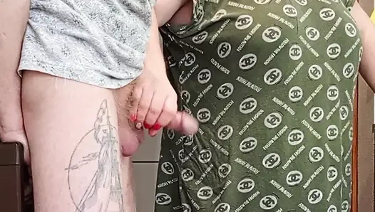 Mastürbasyon yaptıktan ve sakso çektikten sonra üvey annenin ağzına boşalma