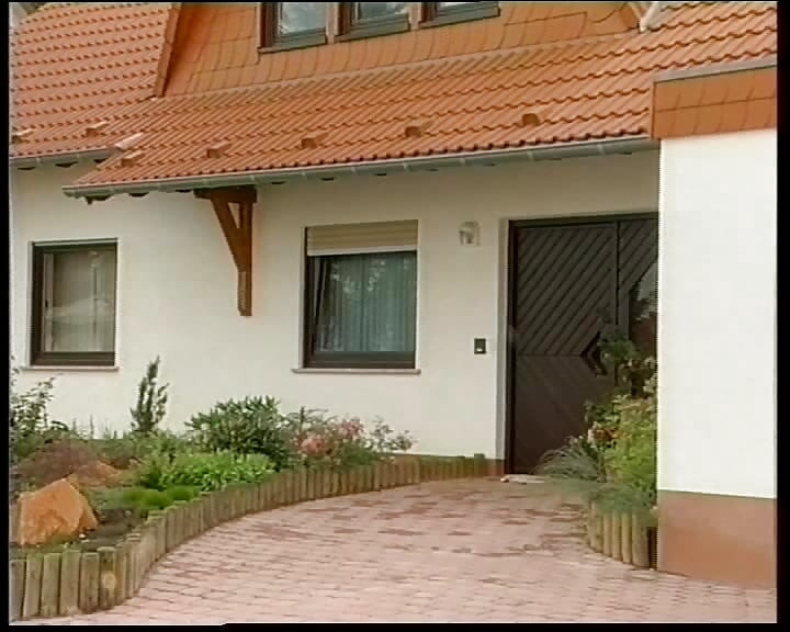 Alman Kapılarının Arkasında Özenle Siktir Edilir - Tam Film