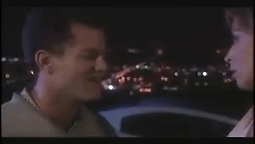 Devon Michaels yarak emiyor ve iyi yapıyor