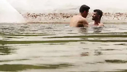 Bb - eyersiz beefcakes - adam killian ve roman berman