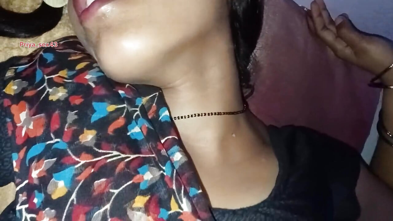 Hintli ev hanımı tam ateşli romantizm