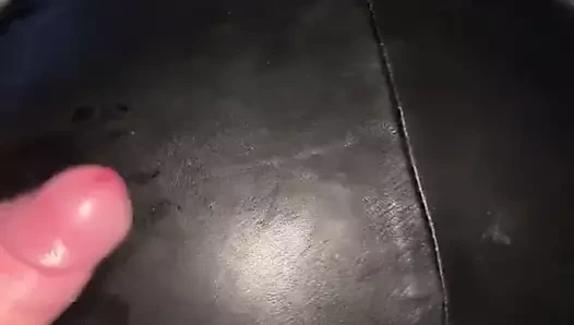 Amatör İngiliz milf – vibratör ile deri etek mastürbasyon