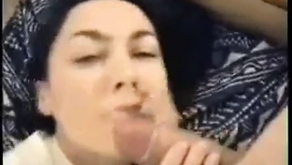 Yüze boşalma sevgilisi