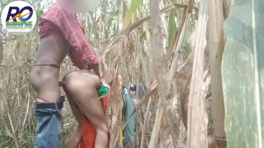 Makki ke khet me prosi yenge ki chudai domaltarak beni mokka pakar