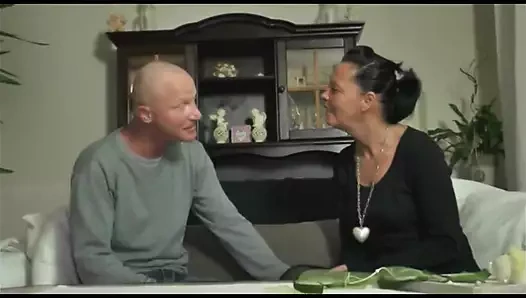 Dövmeli olgun çift aşık