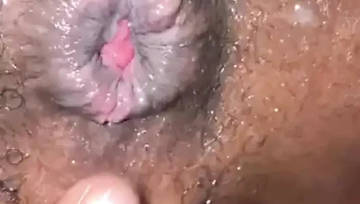 Parmakla deliğimi sikiyorum