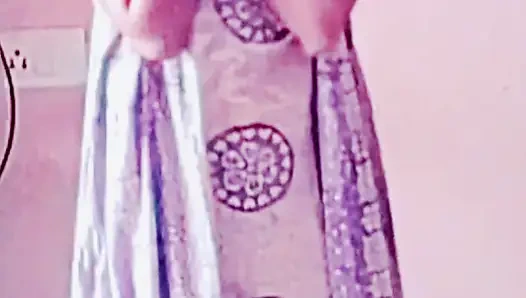 Büyük memeli evli eski kız arkadaşım elbisesini değiştiriyor videosunu gönderdi