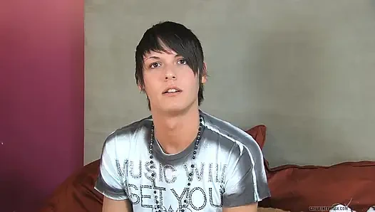 Trey Korbin hayatı hakkında sohbet ediyor