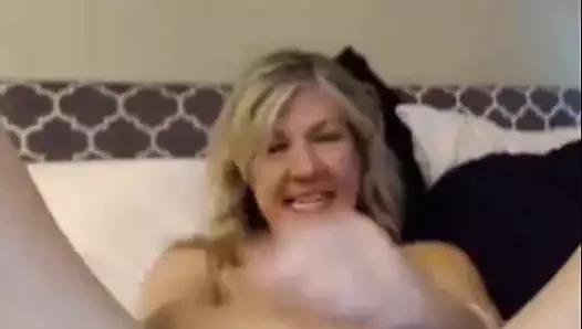 sarışın MİLF mastrubate