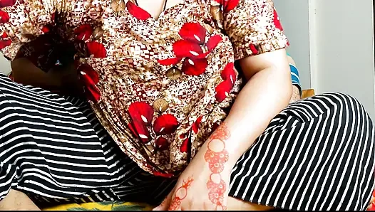 Gerçek desi çift seks - Bengalli ateşli kız erkek arkadaşıyla sikişiyor tam video